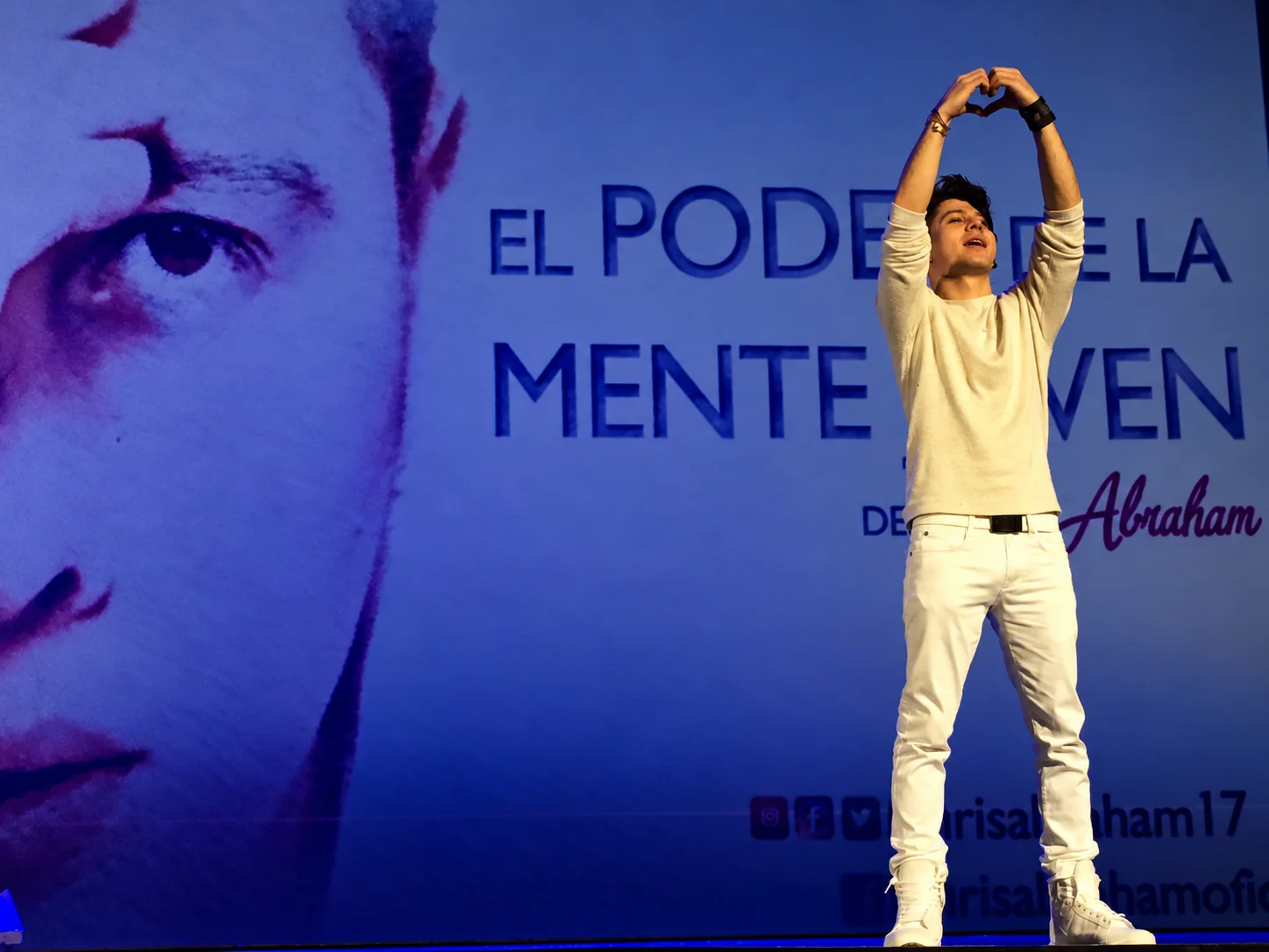 Chris Abraham durante la conferencia El Poder de la Mente Joven 4