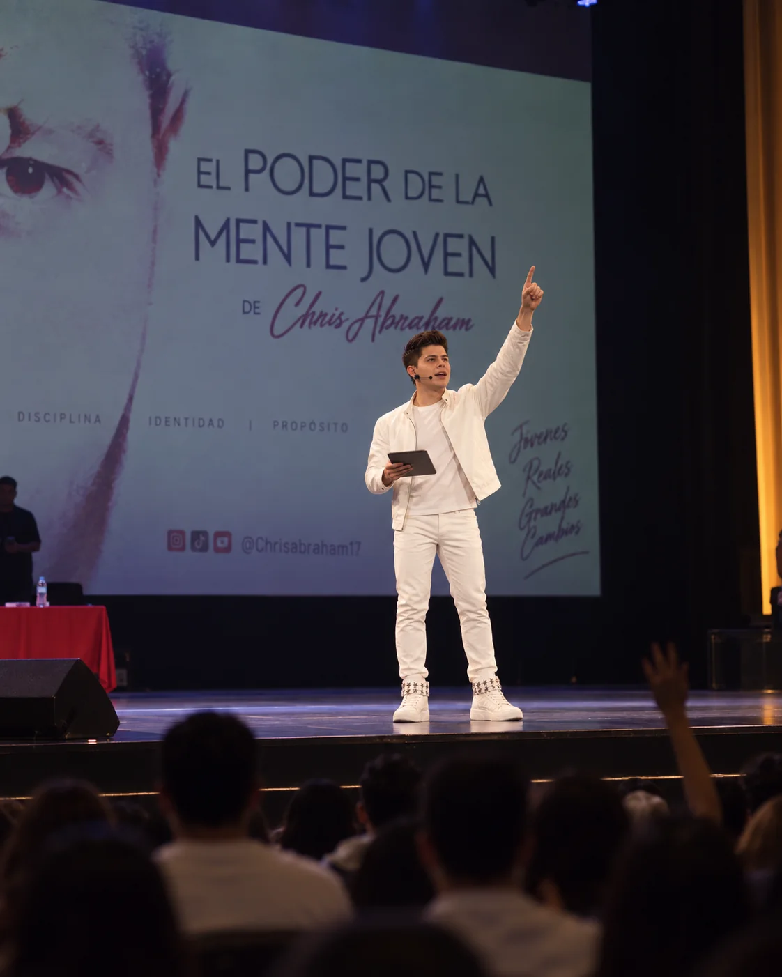Chris Abraham durante la conferencia El Poder de la Mente Joven 5